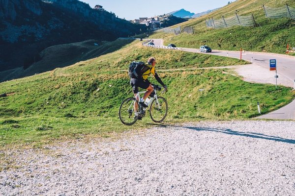 Le titre connexe pour un article radicalement différent pourrait être : "Vintage, minimaliste et durable : comment adopter une mode éco-responsable cette saison ?